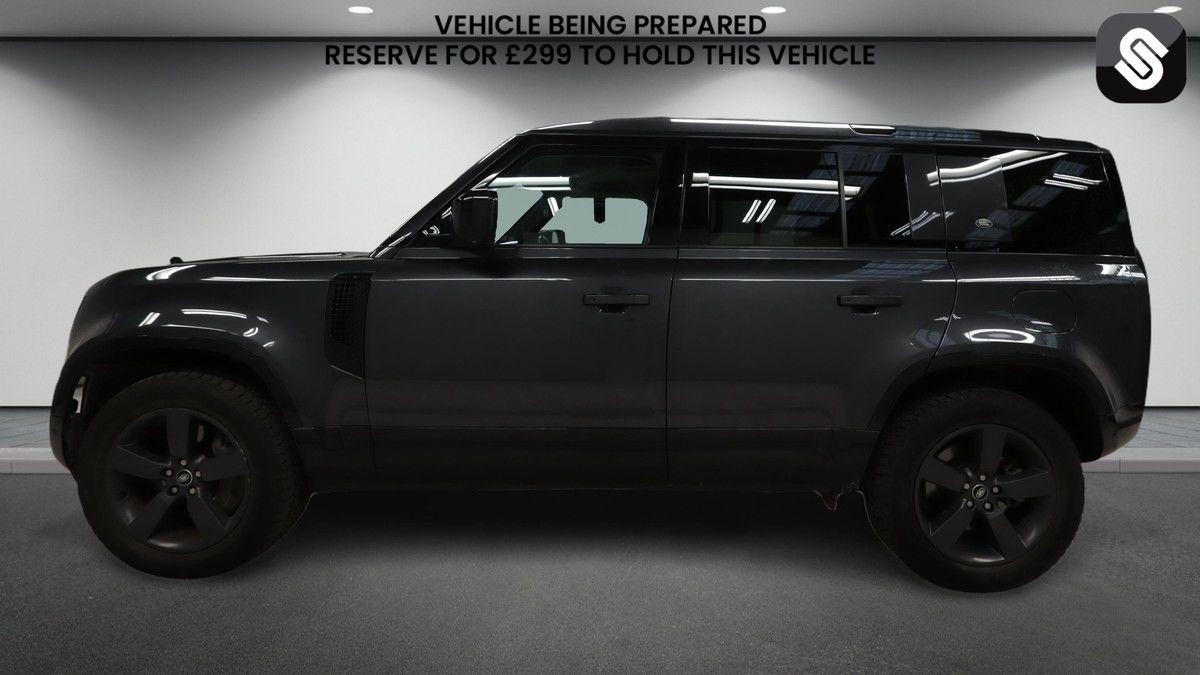Land Rover Defender 110 Image 6