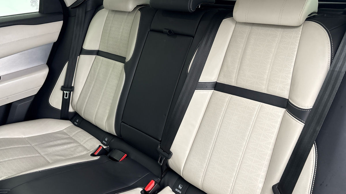 Land Rover Range Rover Velar Image 8