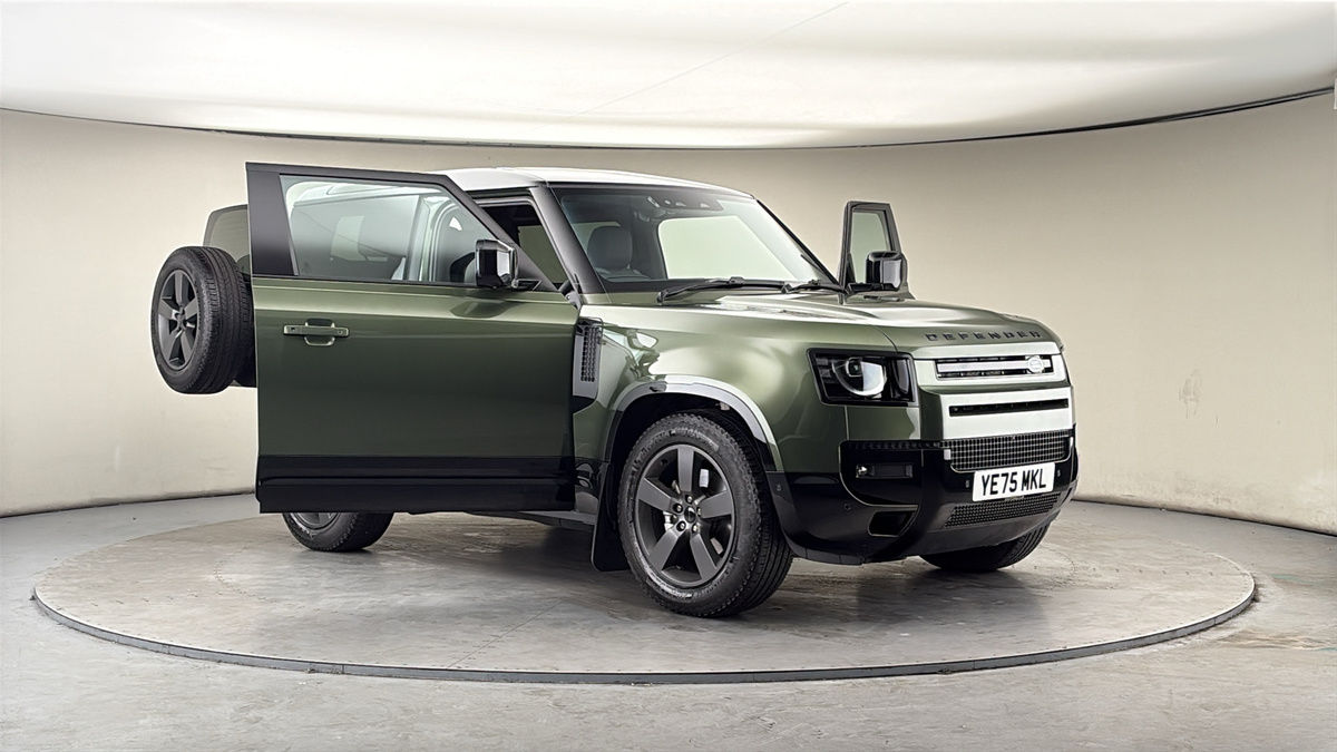 More views of Land Rover Defender 90