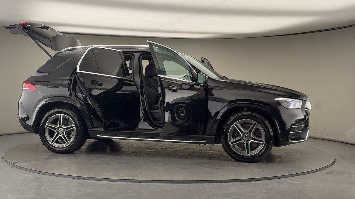 More views of Mercedes-Benz GLE