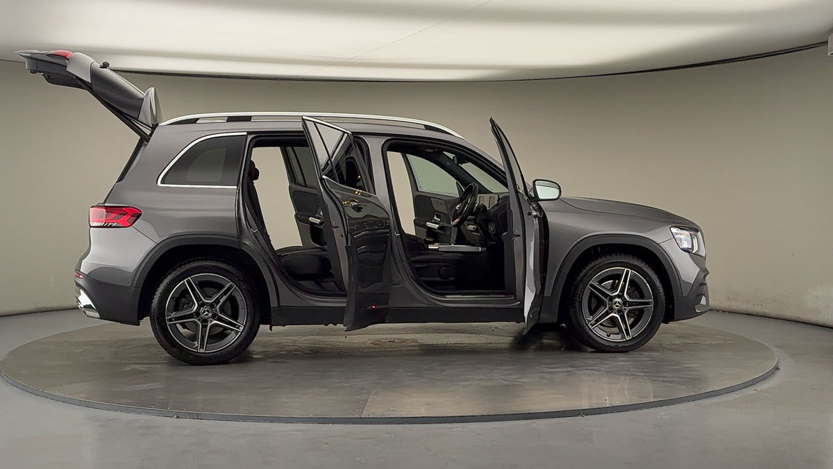 More views of Mercedes-Benz GLB