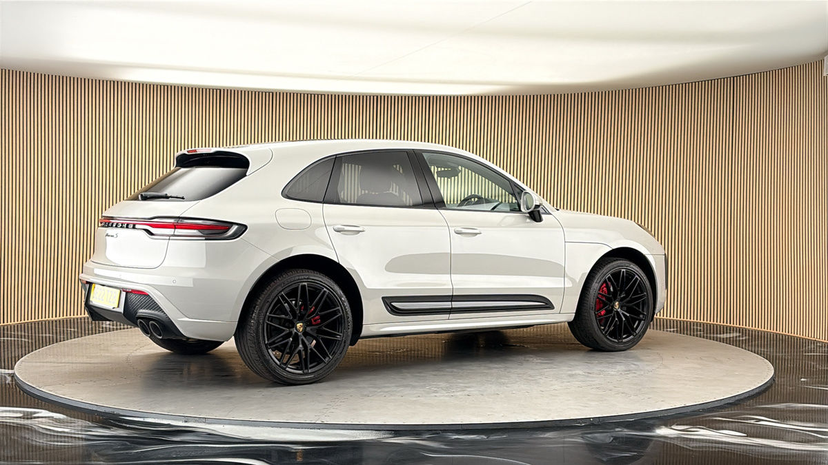 More views of Porsche Macan