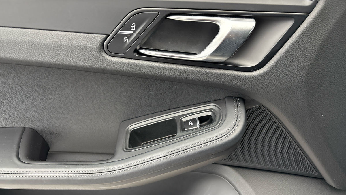 Porsche Macan Image 19