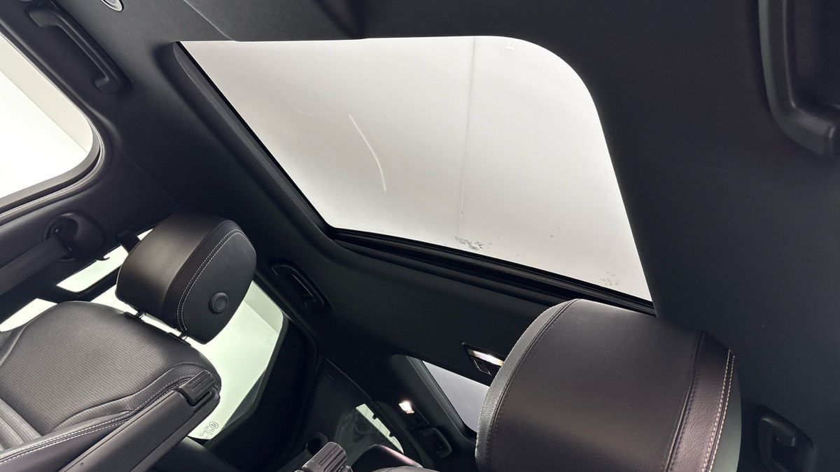 Land Rover Discovery Image 6
