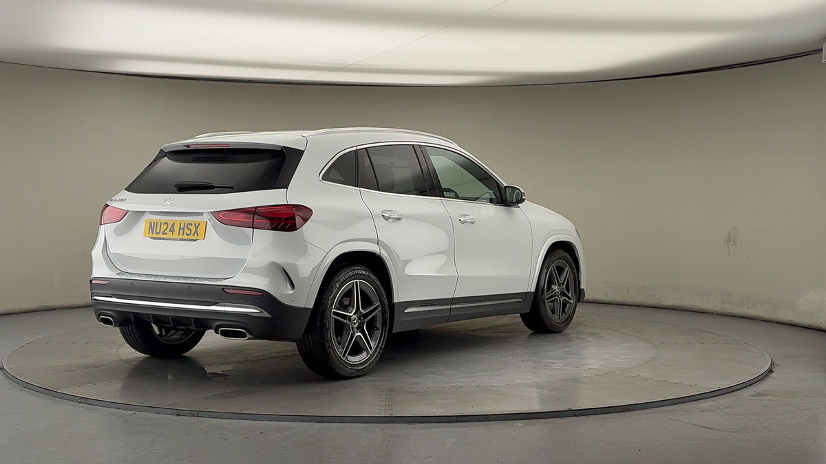 More views of Mercedes-Benz GLA