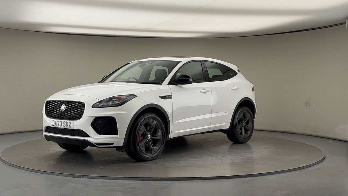 Jaguar E-PACE Image 40