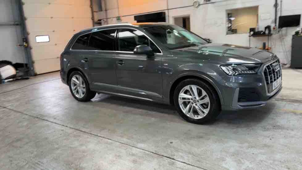 More views of Audi Q7