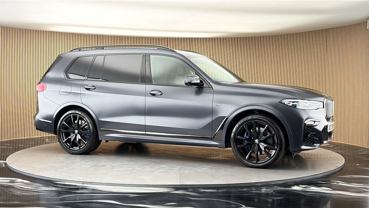 More views of BMW X7