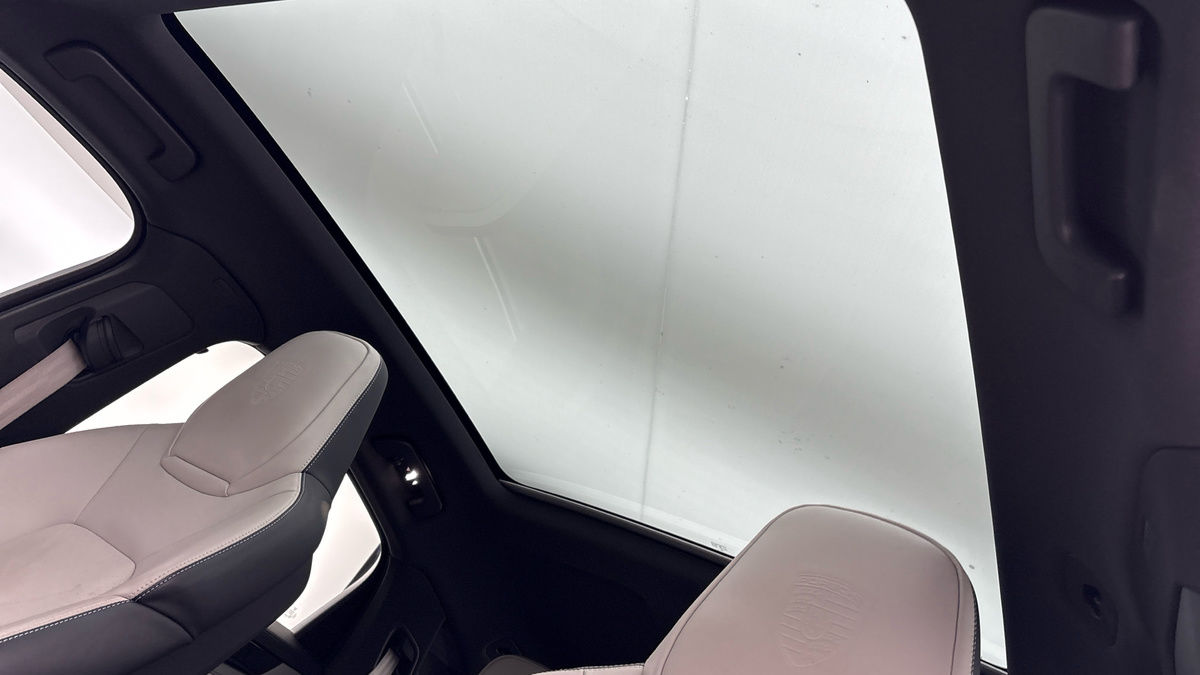 Porsche Cayenne Image 6