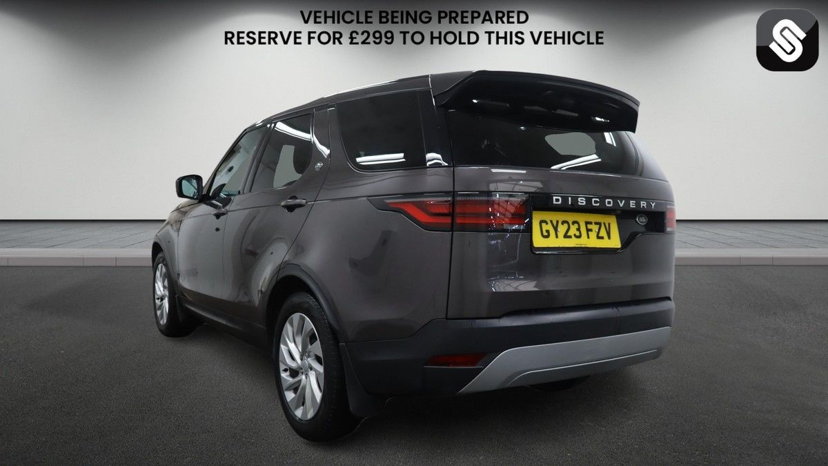 Land Rover Discovery Image 3