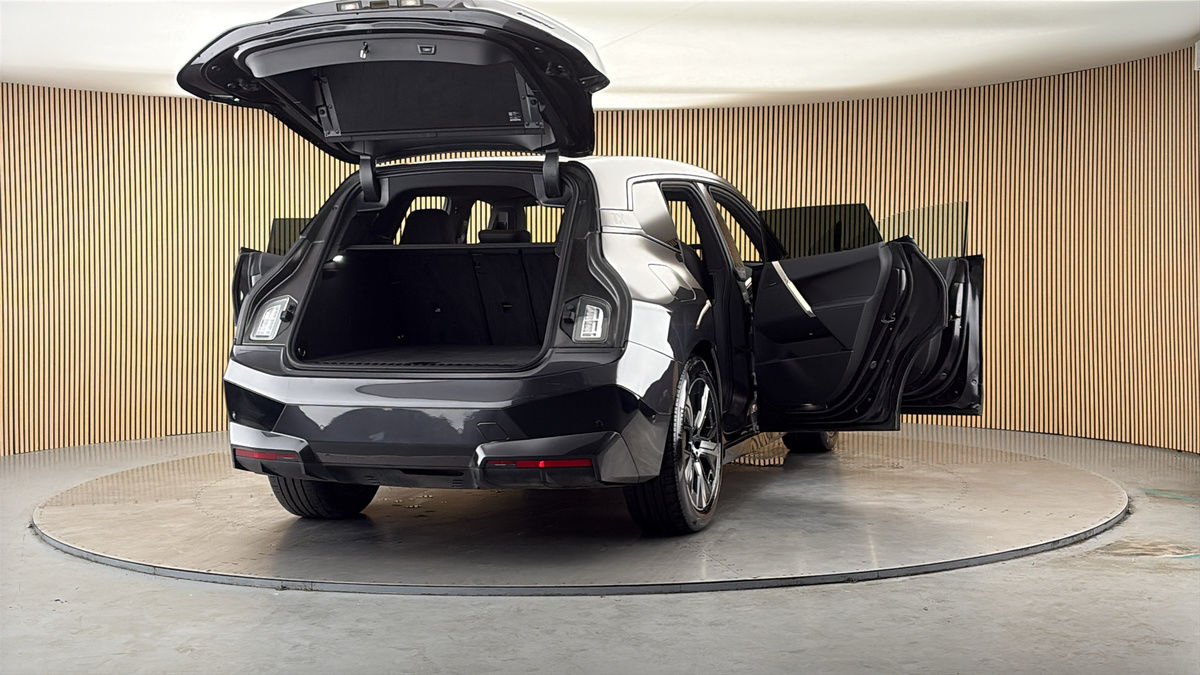 More views of BMW iX