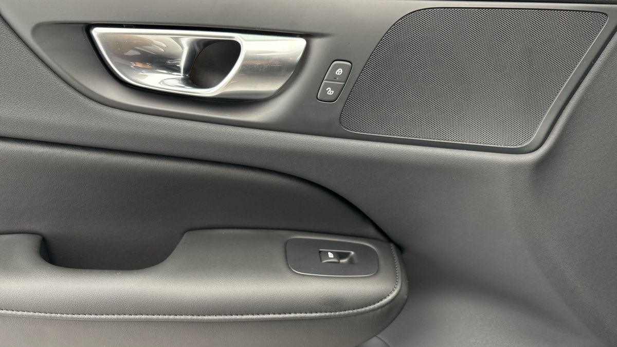 Volvo S60 Image 19