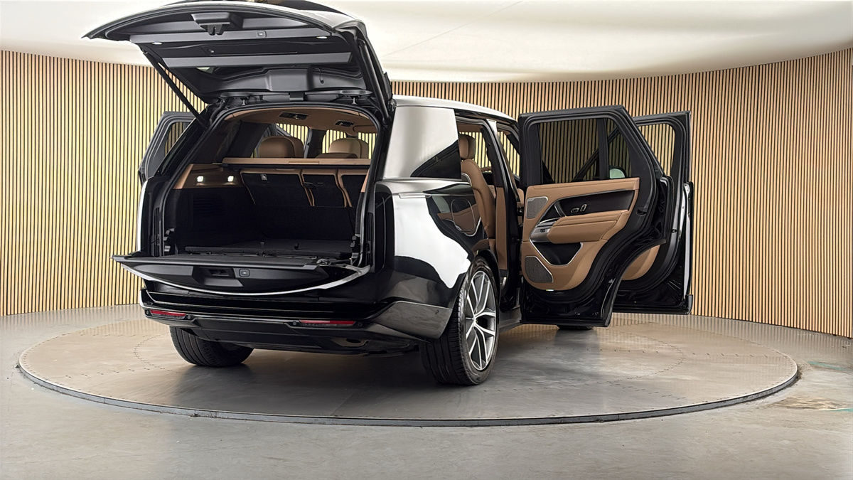 More views of Land Rover Range Rover