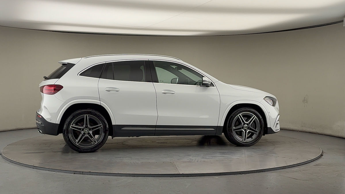 More views of Mercedes-Benz GLA