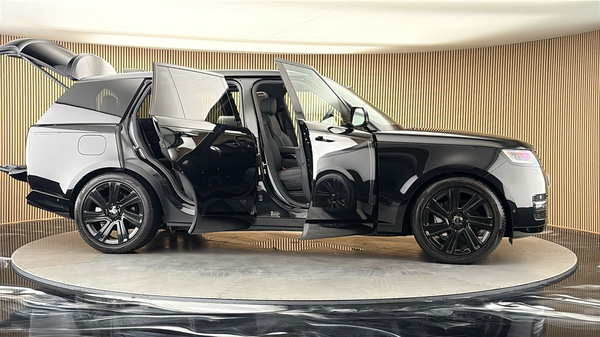 More views of Land Rover Range Rover
