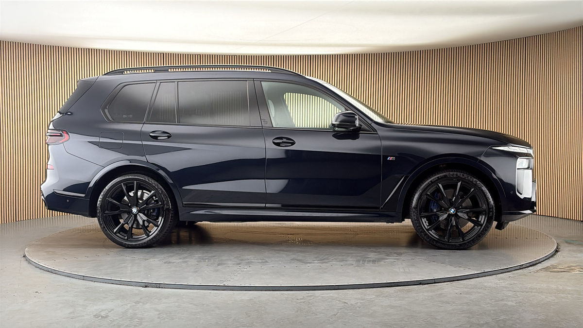 More views of BMW X7
