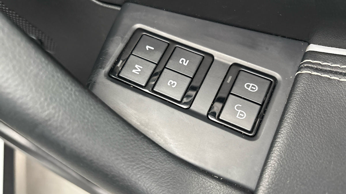 Jaguar F-PACE Image 50