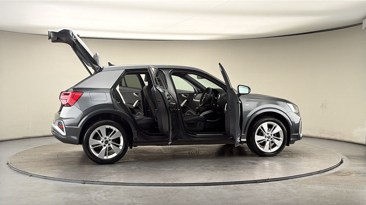 More views of Audi Q2