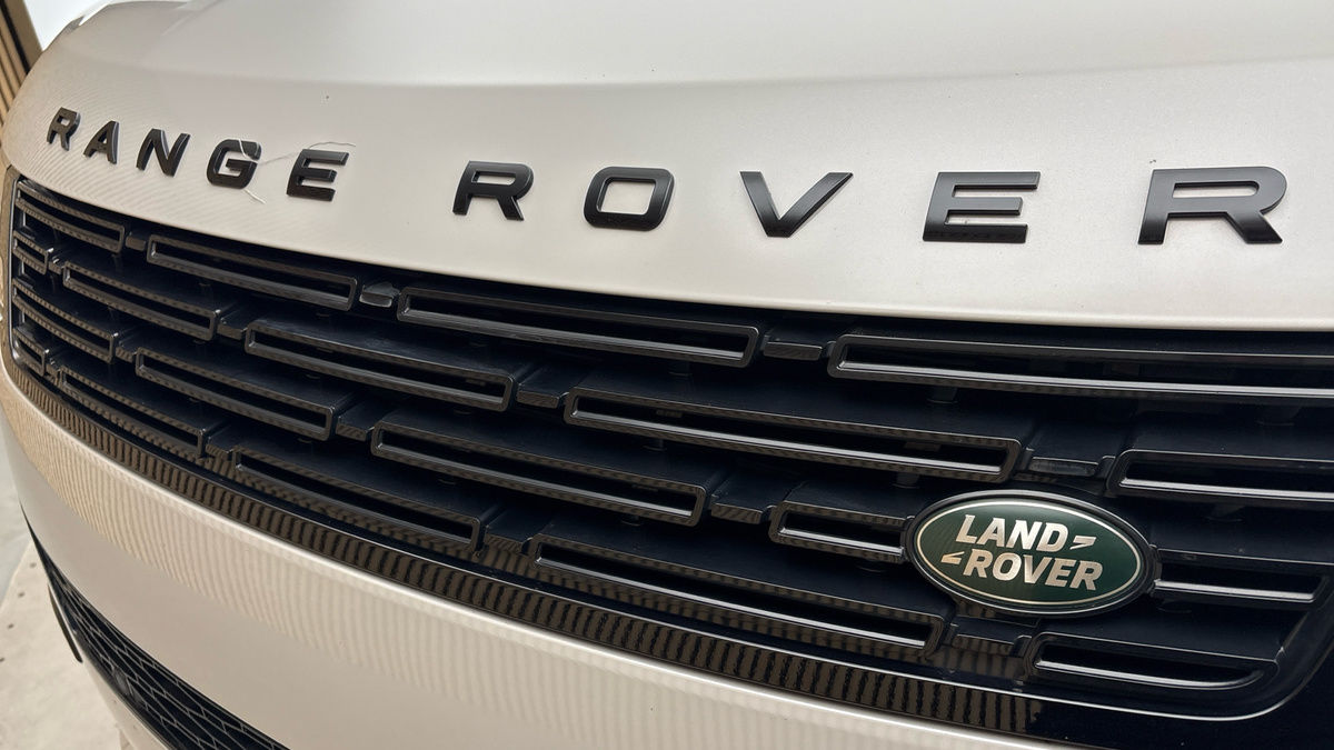 Land Rover Range Rover Sport Image 24