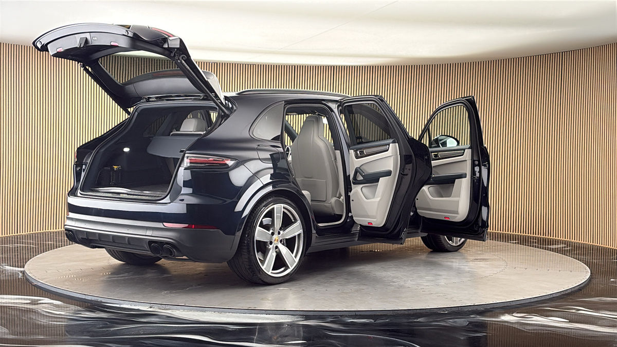 More views of Porsche Cayenne