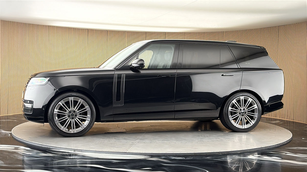 More views of Land Rover Range Rover