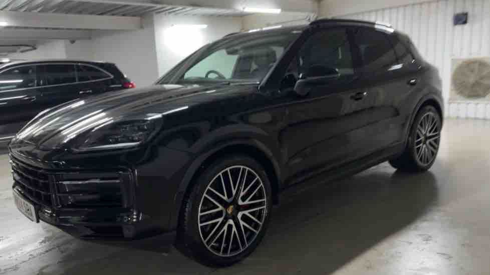 More views of Porsche Cayenne