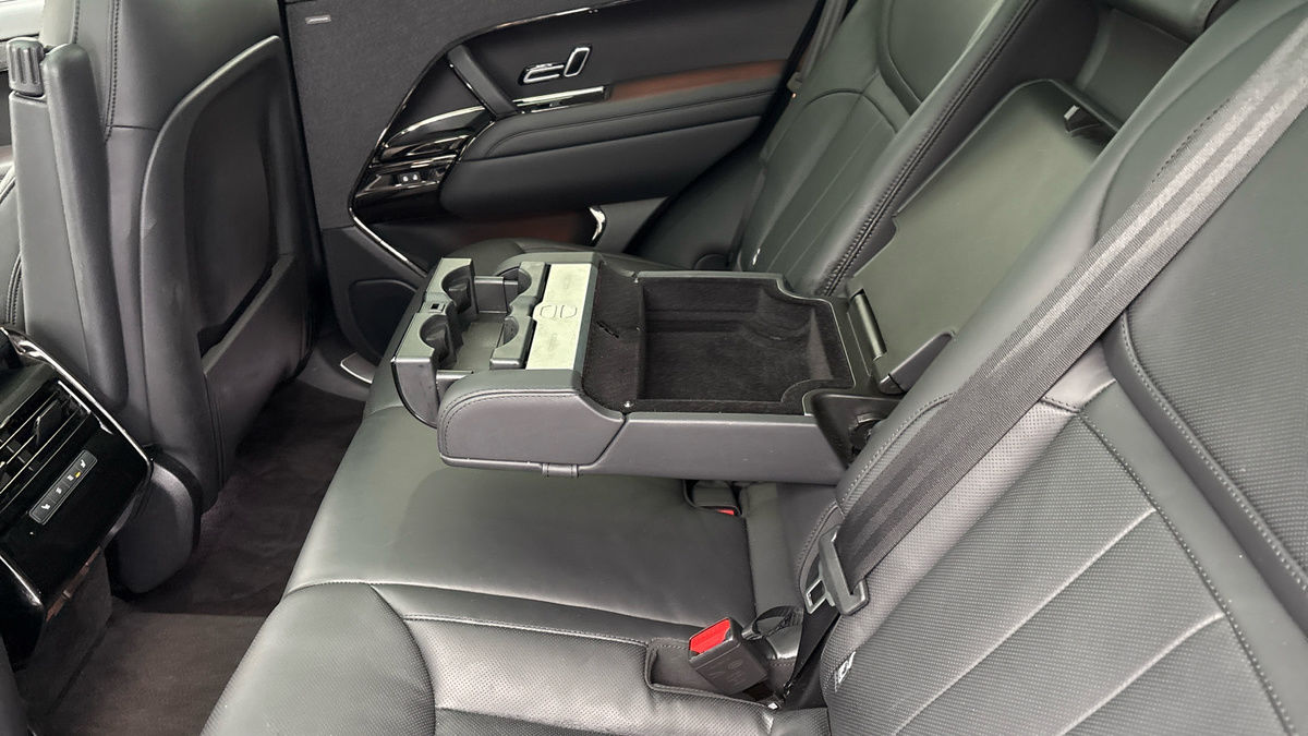 Land Rover Range Rover Sport Image 9