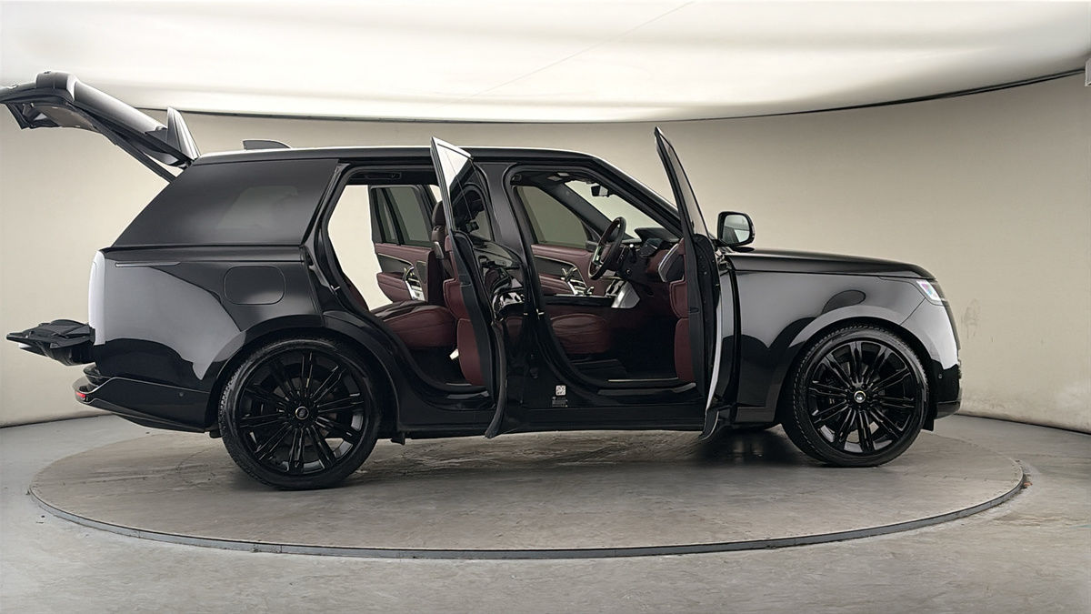 More views of Land Rover Range Rover