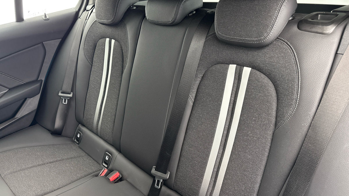 BMW 1 Series Image 8