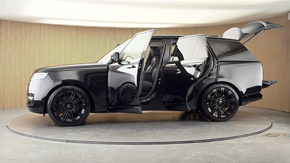 More views of Land Rover Range Rover