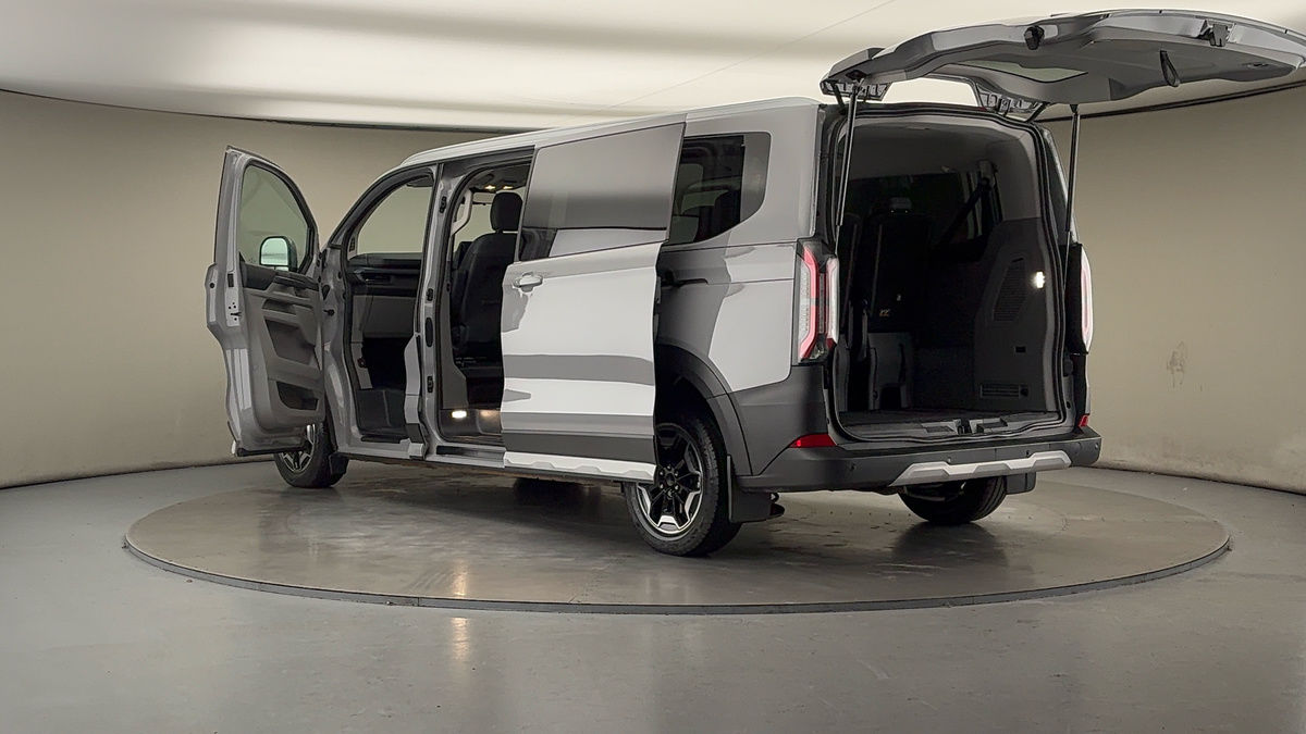 More views of Ford Tourneo Custom V710