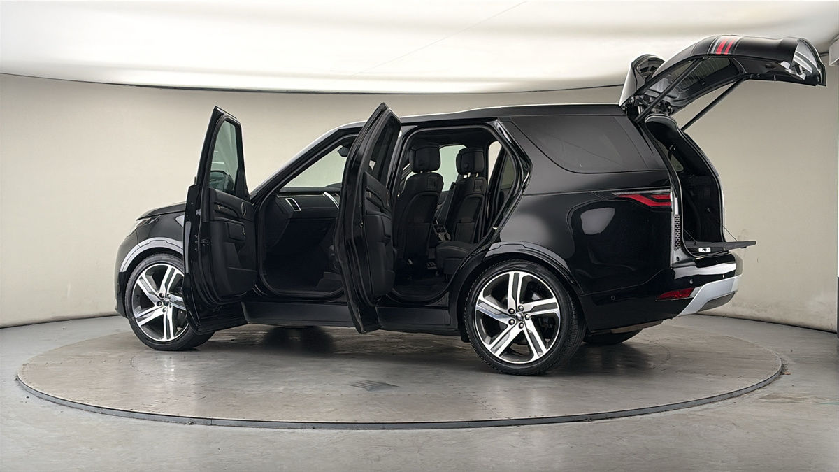 More views of Land Rover Discovery