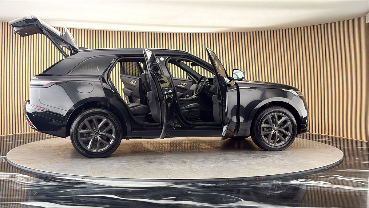 More views of Land Rover Range Rover Velar