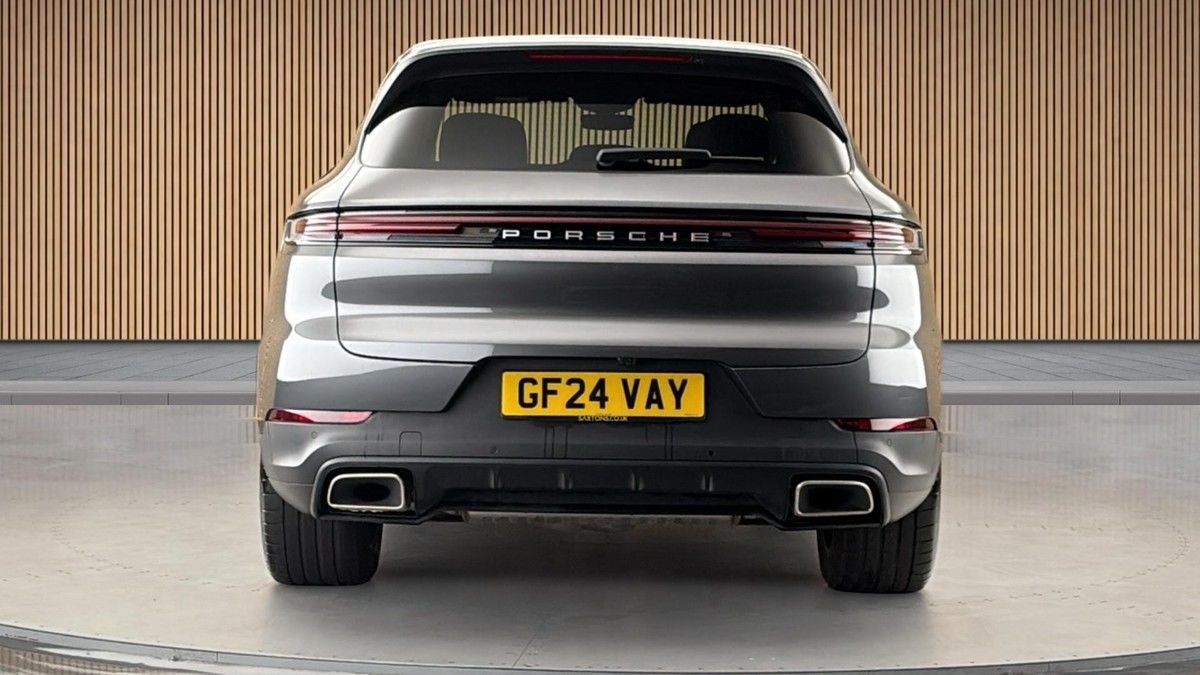 Porsche Cayenne Image 4