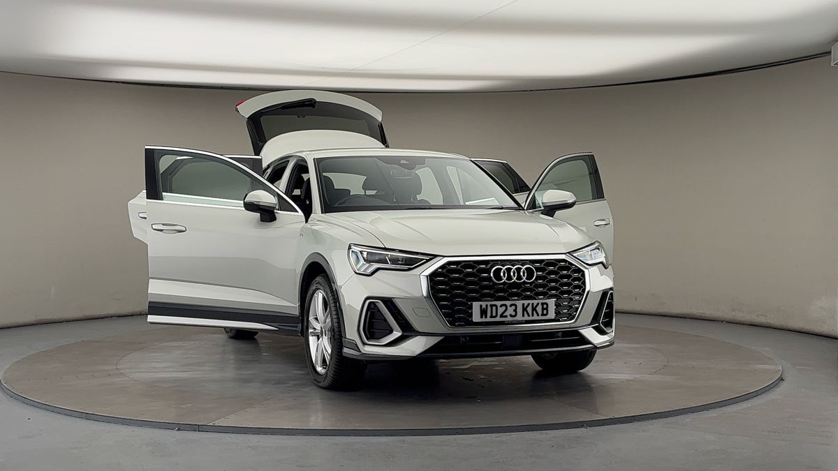 More views of Audi Q3