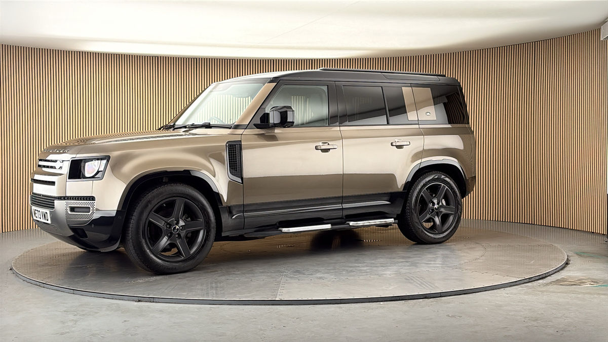 More views of Land Rover Defender 110
