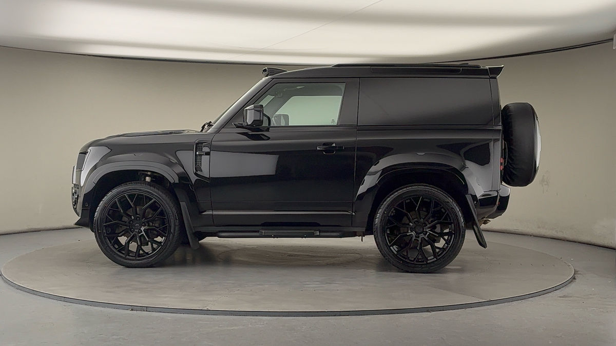 More views of Land Rover Defender 90