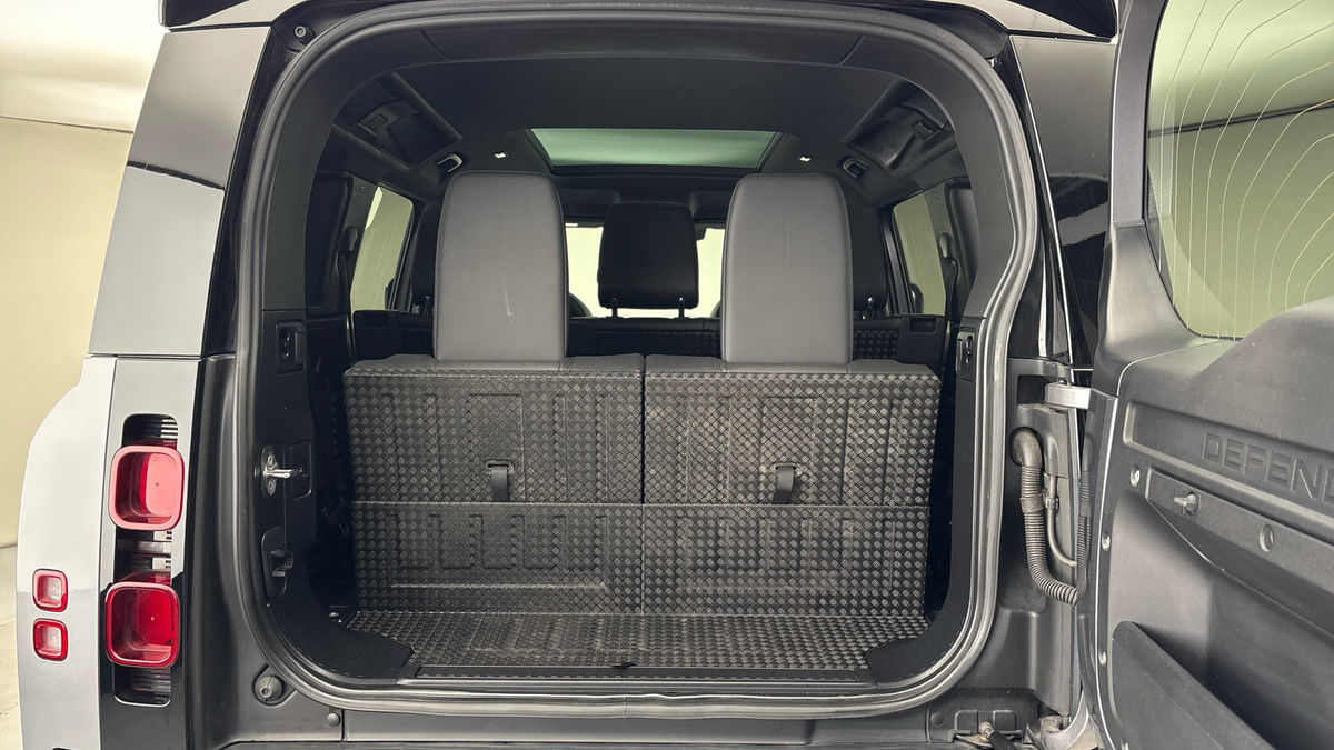 Land Rover Defender 110 Urban Image 11