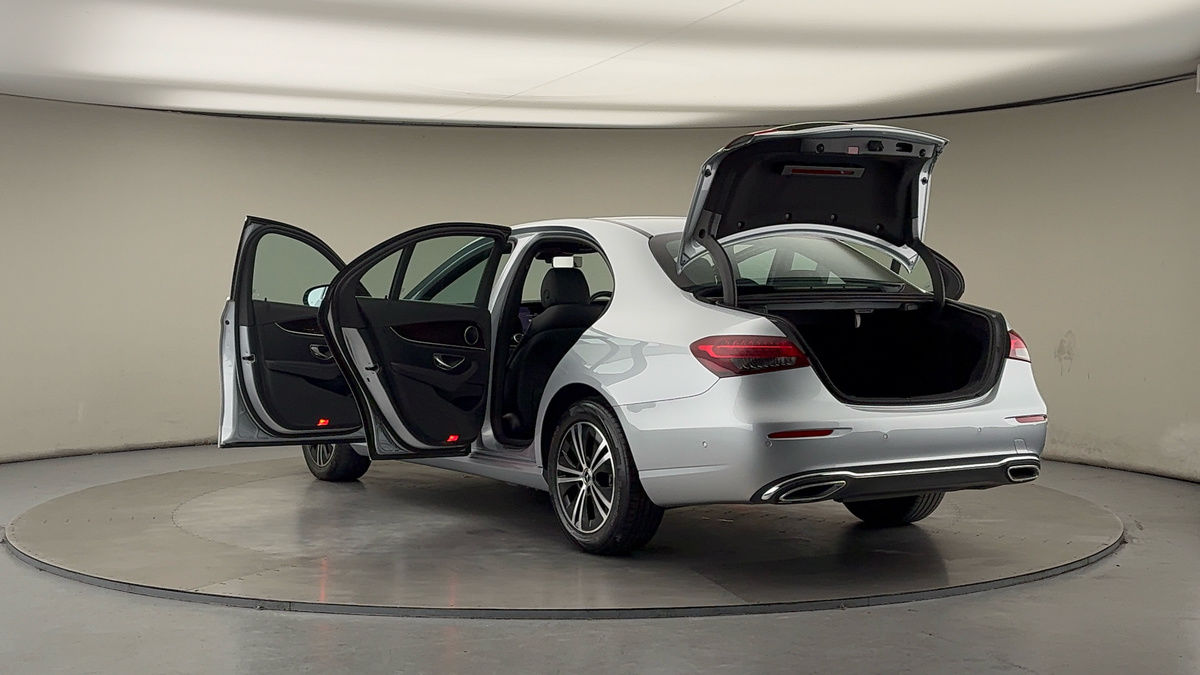 Mercedes-Benz E Class Image 23