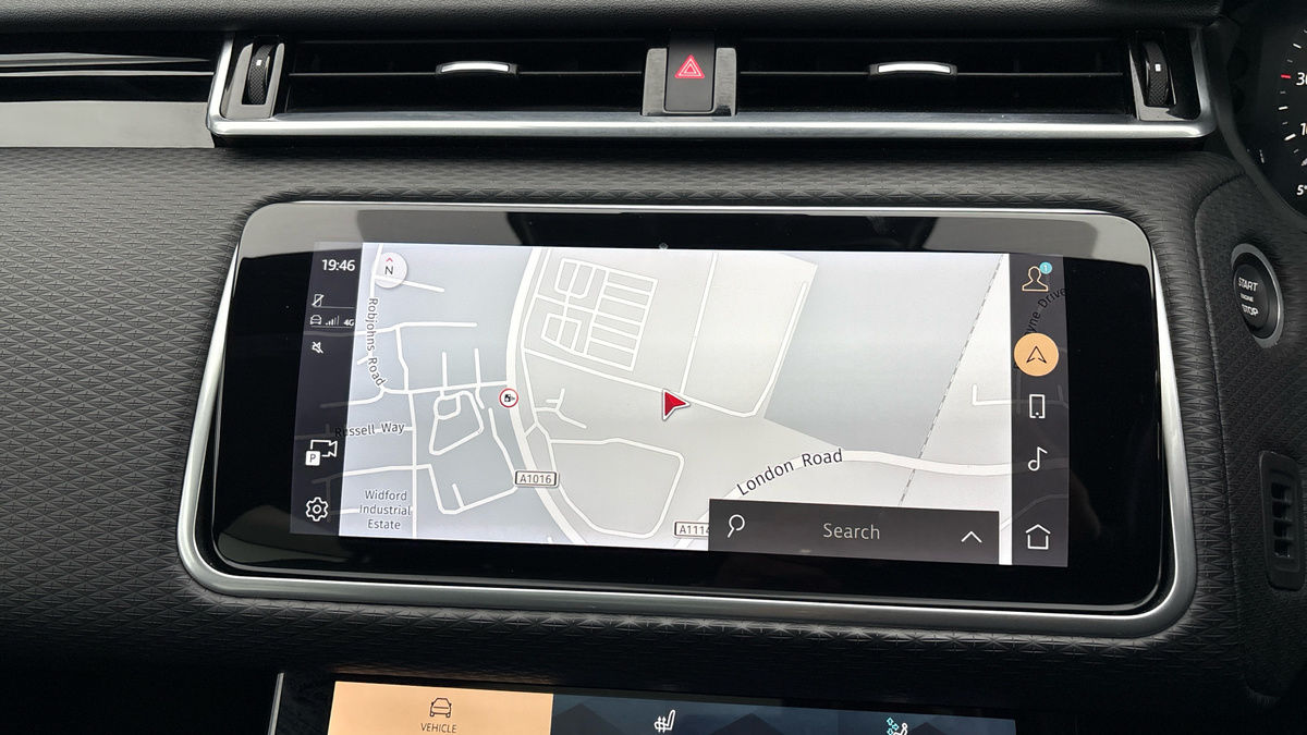 Land Rover Range Rover Velar Image 17