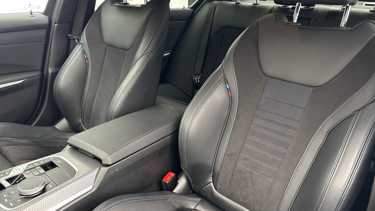 BMW 3 Series Image 7