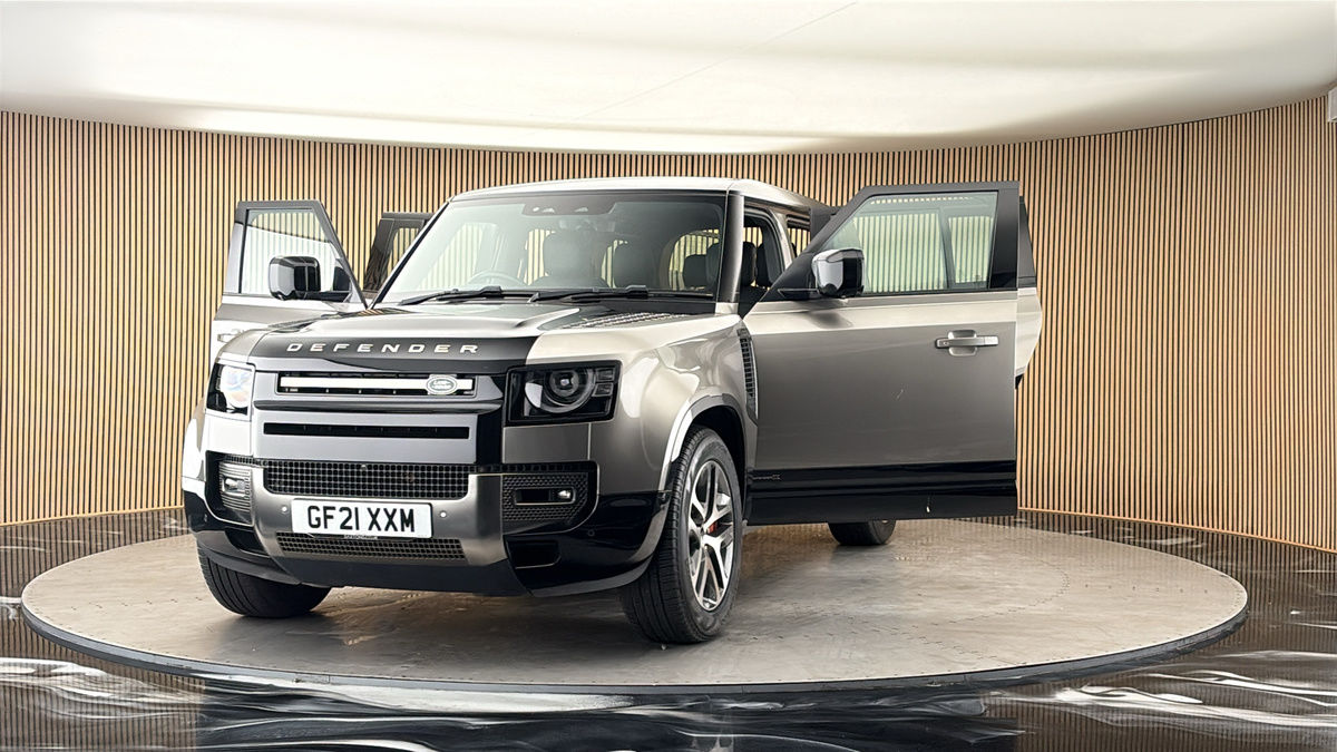 More views of Land Rover Defender 110