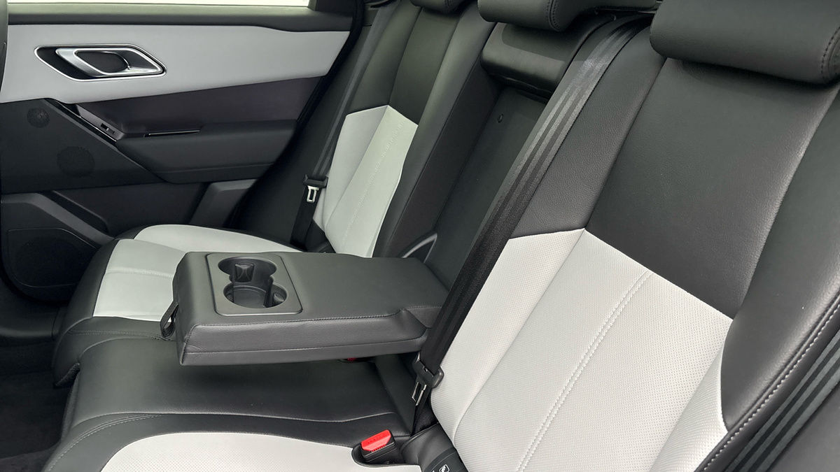 Land Rover Range Rover Velar Image 9
