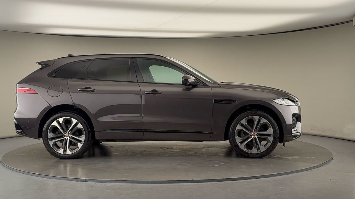 Jaguar F-PACE Image 16