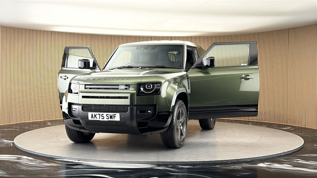 More views of Land Rover Defender 90