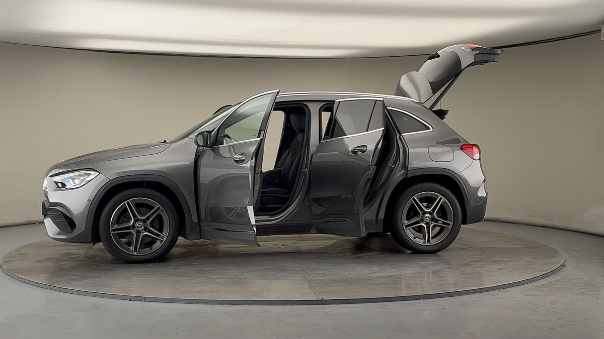 More views of Mercedes-Benz GLA