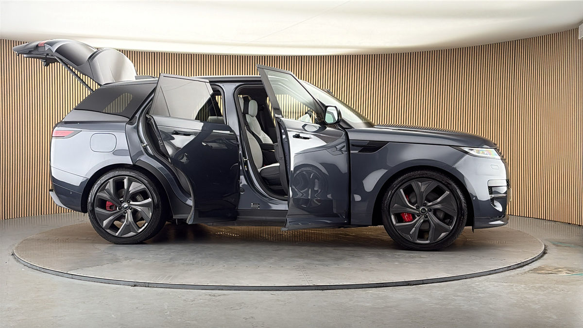 More views of Land Rover Range Rover Sport