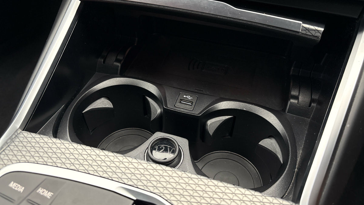 BMW 3 Series Image 26