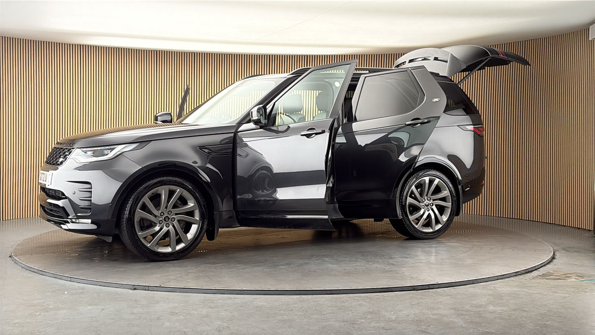 More views of Land Rover Discovery