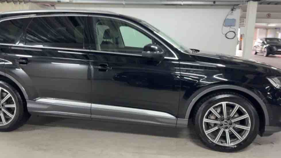 More views of Audi Q7